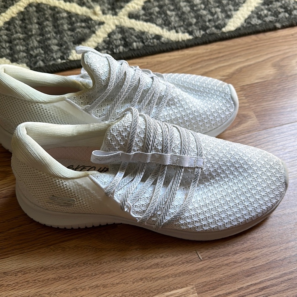 Slip on skechers wore once